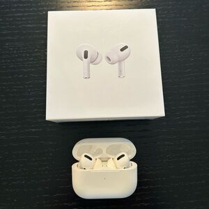 Apple AirPods Pro (1st generation)
